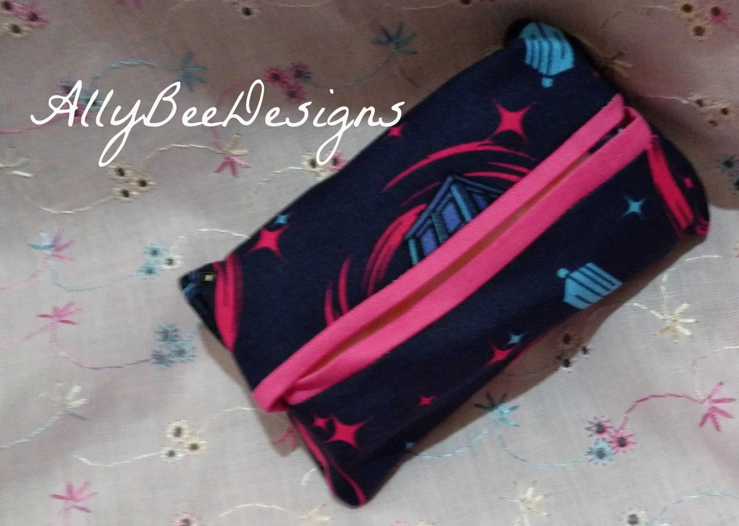 100% cotton tissue holder