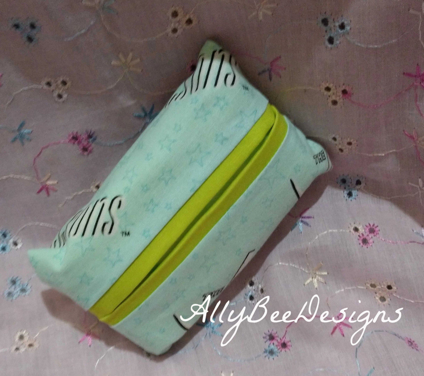 100% cotton tissue holder