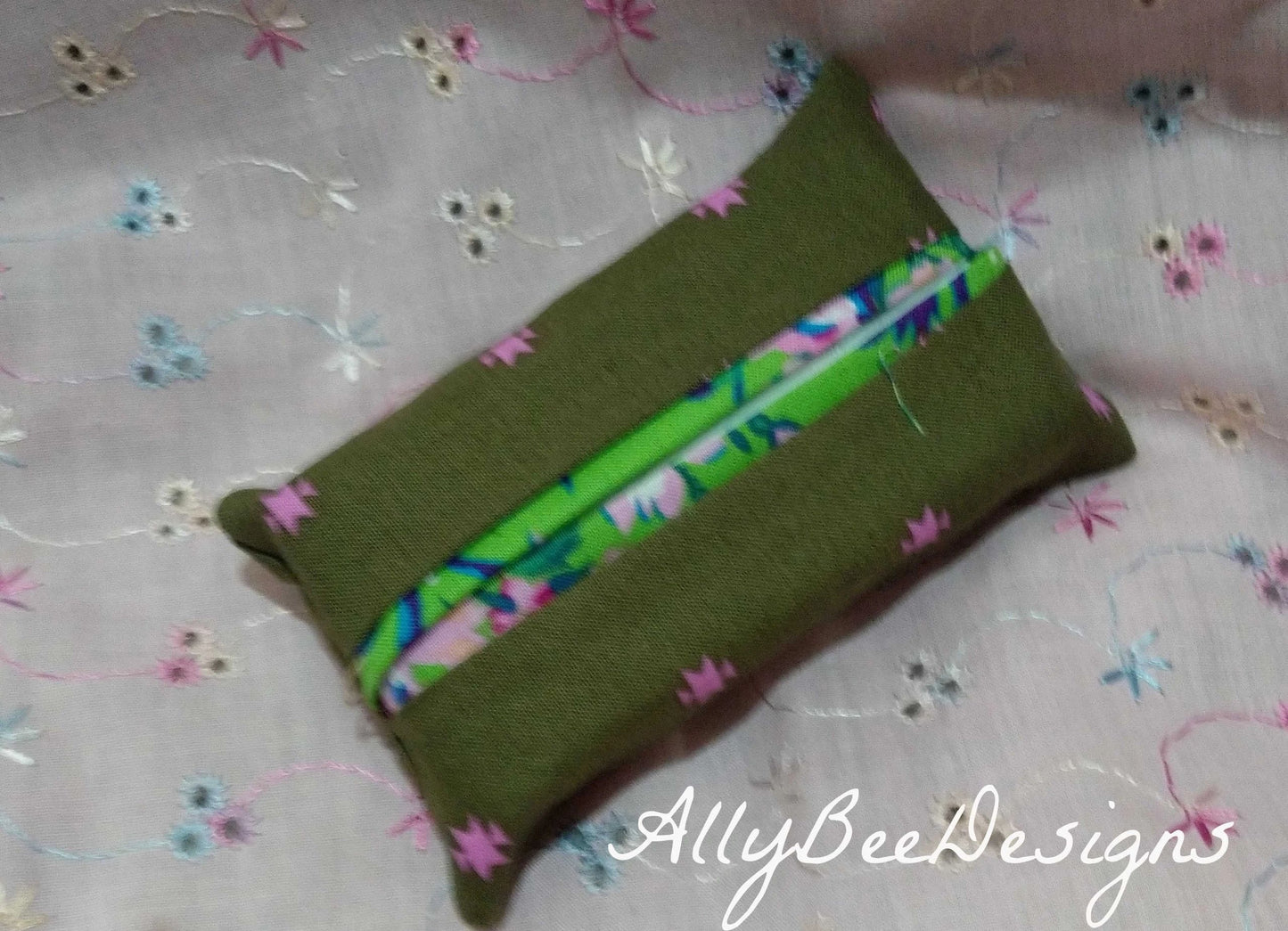 100% cotton tissue holder